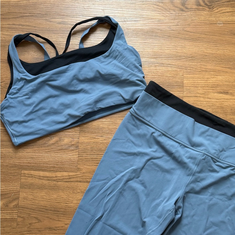 ATHLETA elation double up set blue and black